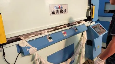 Máquina de corte plano hidráulica de cuatro columnas de precisión con cabezal de retroceso